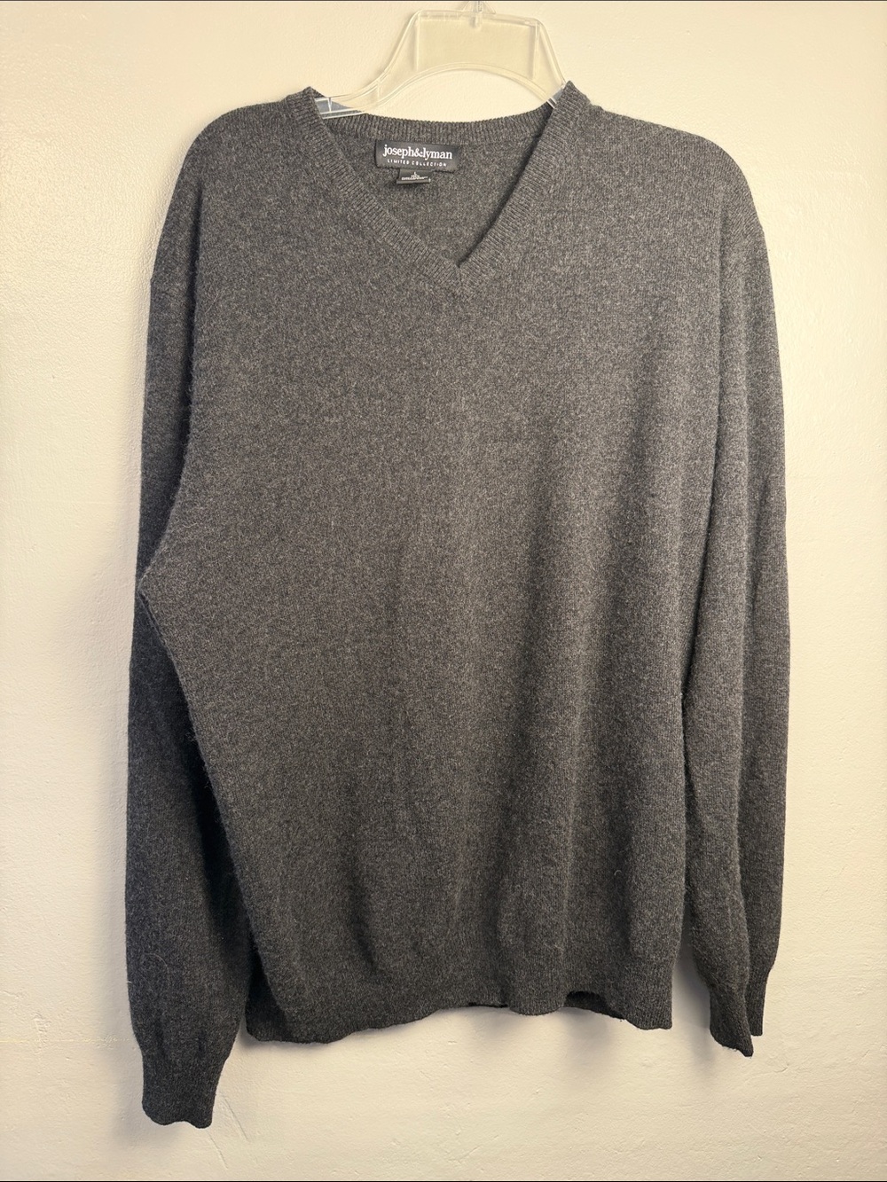 Joseph & lyman 100% cashmere Men's V-Neck Sweater Charcoal Gray size X-Large